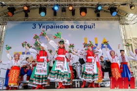 Самобытные танцы, душевные песни и вкусная еда. В Минске прошел праздник украинской культуры