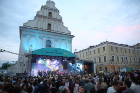 В Верхнем городе выступили всемирно известные белорусские музыканты