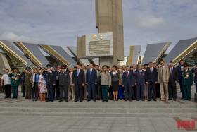 Торжественная церемония возложения цветов к обелиску &quot;Минск — город-герой&quot;